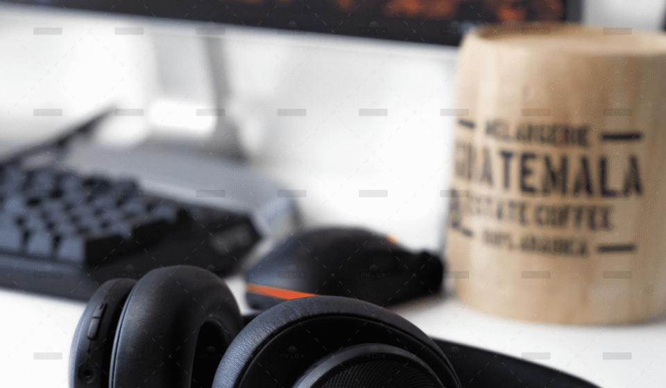 demo attachment 609 niclas illg z13hwoxio unsplash